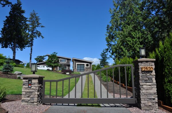 Tilted Styled Gate