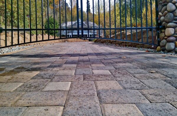 Uphill Double Swing Gate - Image 3