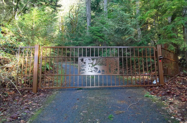 Single Swing Gate with Bear Design