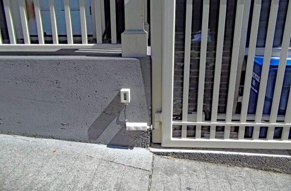 Single Swing Gate Painted White - Image 2