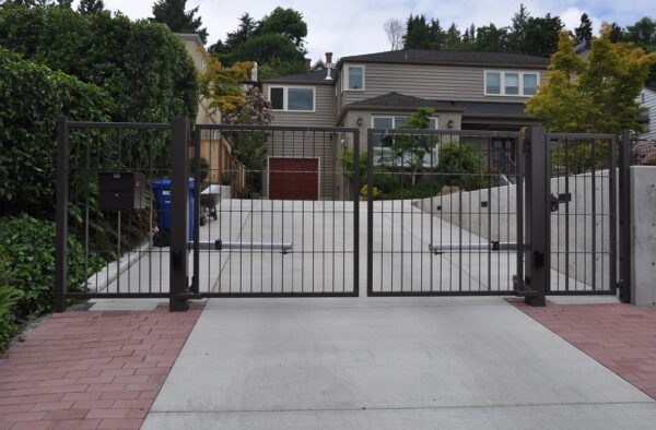 Uphill Swing Hinged Gate