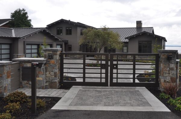 Thick Framed Gate