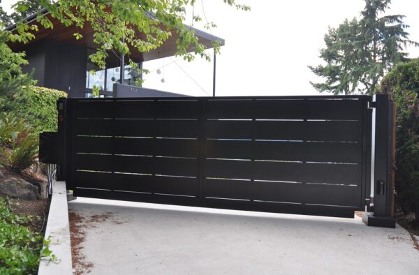 Horizontal Board Gate