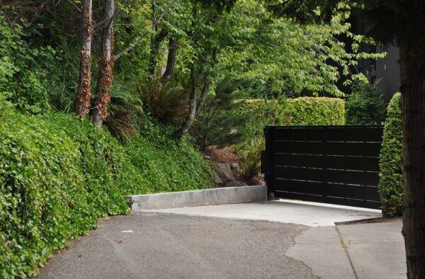 Horizontal Board Gate - Image 2