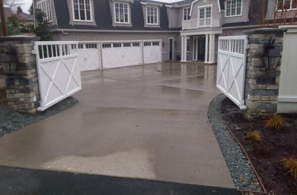 Solid White Gate - Image 2
