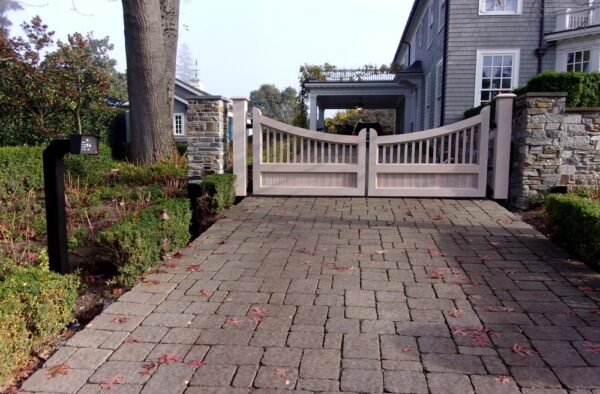 Swooped Wood Gate - Image 2