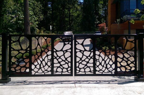 Bubbly Swing Gate