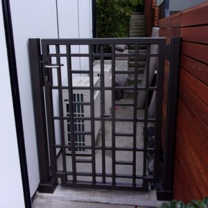 Simple Locking Ped Gate