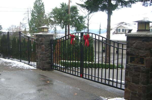 Black Arched Gate - Image 2