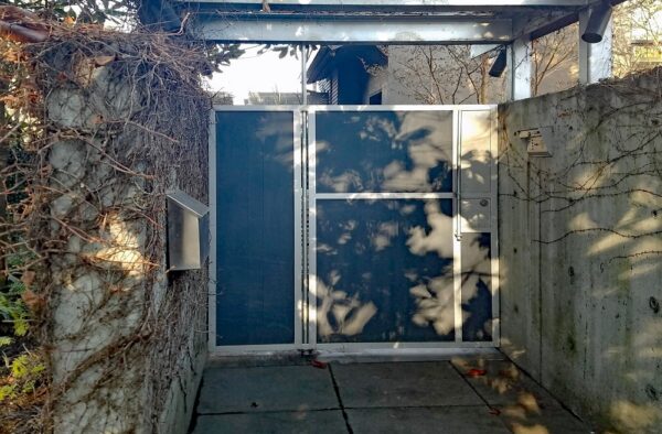 Privacy-Security Pedestrian Gate