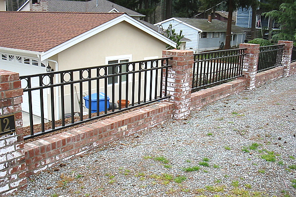 Flat Top Iron Fencing