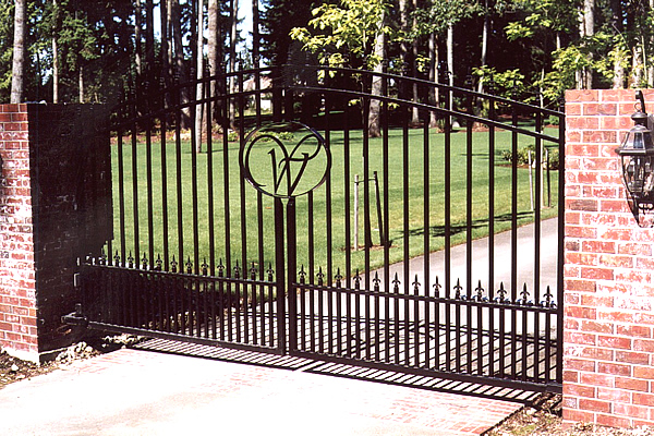Double Swing Driveway Gate with Pillars
