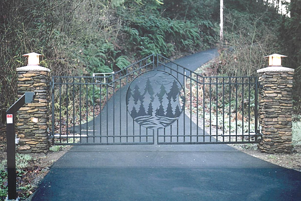 Double Swing Gate with Keypad