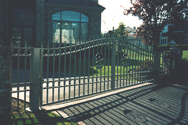 Iron Swing Gate with Customization