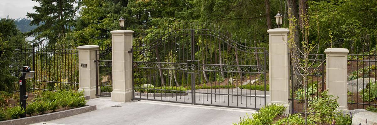 Iron Swing Driveway Gate