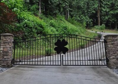 Shamrock Driveway Gate - 14151 - 01