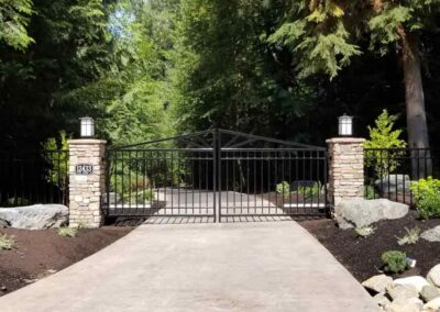Woodinville Steel Driveway Gate Combines Security and Style