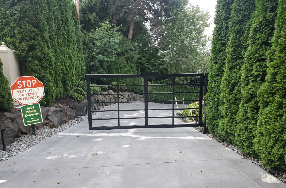 Automated steel swing gate in Bellevue, WA